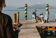 Carica l'immagine nel visualizzatore di Gallery, Esperienza "Brindisi sul lago" - voucher regalo