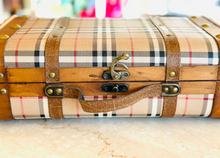Carica l'immagine nel visualizzatore di Gallery, Bauletto - vini e prodotti artigianali