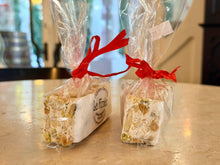 Carica l'immagine nel visualizzatore di Gallery, Torrone morbido al miele