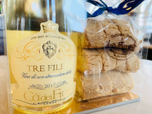 Carica l'immagine nel visualizzatore di Gallery, Confezione regalo - vino passito e cantucci alle mandorle