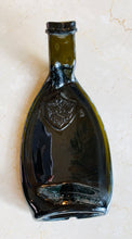 Carica l'immagine nel visualizzatore di Gallery, Bottiglia schiacciata Ca' dei Frati