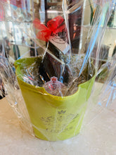Carica l'immagine nel visualizzatore di Gallery, Confezione regalo - bottiglia con glacette Ca' dei Frati e cavatappi