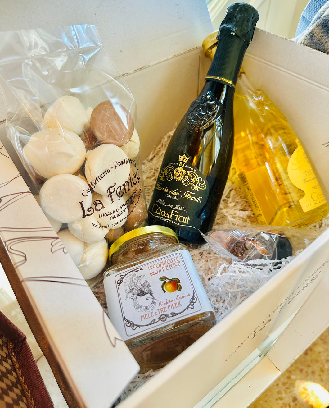 Scatola regalo - vini, passito e confettura