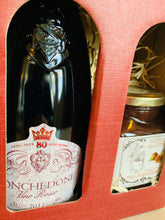 Carica l&#39;immagine nel visualizzatore di Gallery, Confezione regalo con vino rosso e composta di frutta abbinata
